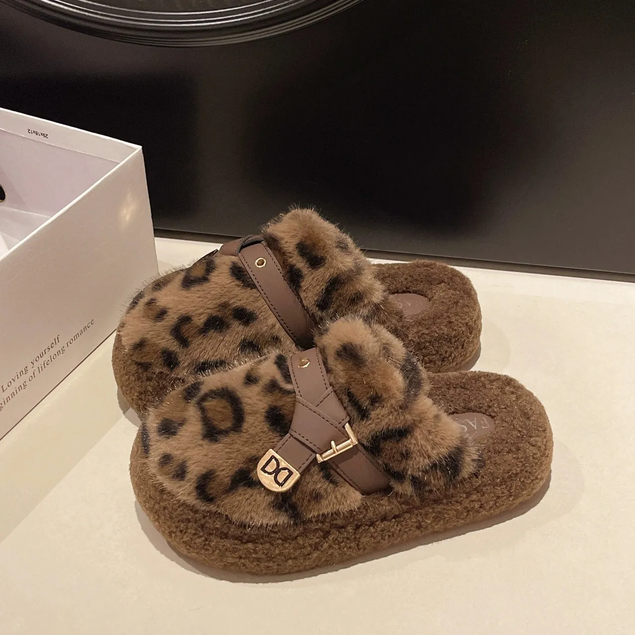 Leopard print fur slippers for women wear 2024 new popular Internet celebrities with a sense of luxury thick-soled plush toe cotton slippers in autumn and winter