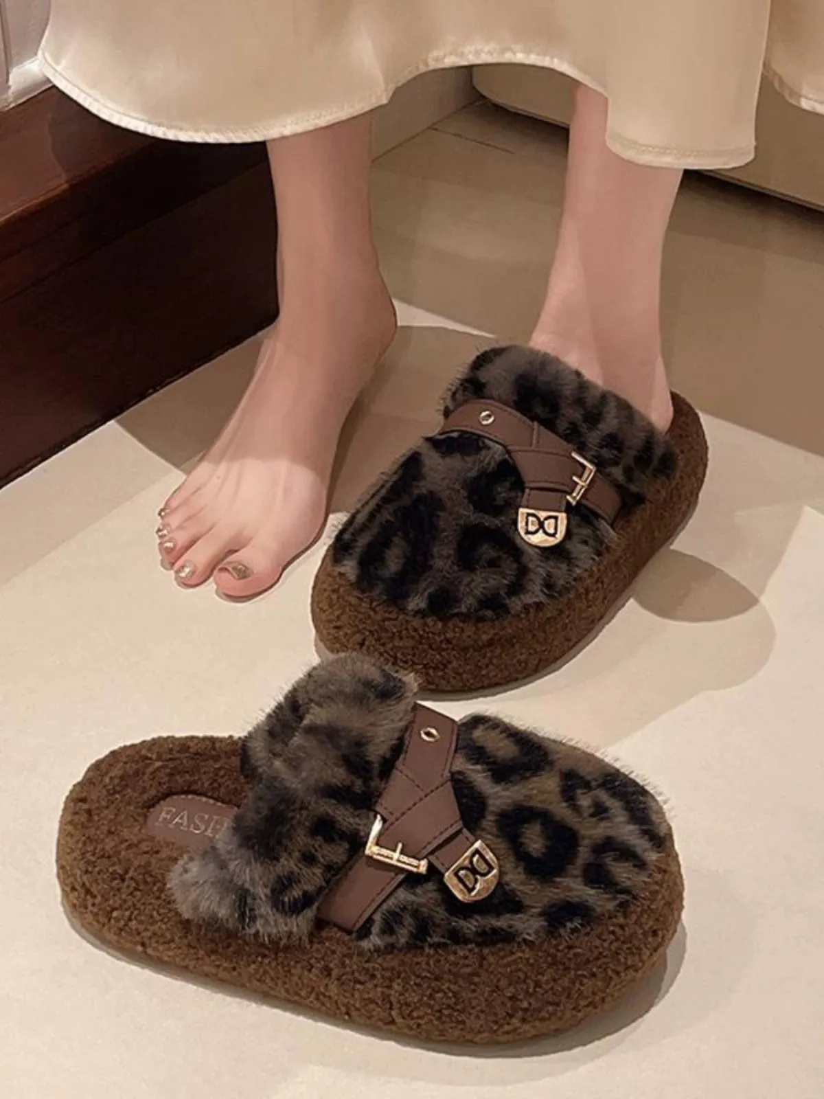 Leopard print fur slippers for women wear 2024 new popular Internet celebrities with a sense of luxury thick-soled plush toe cotton slippers in autumn and winter