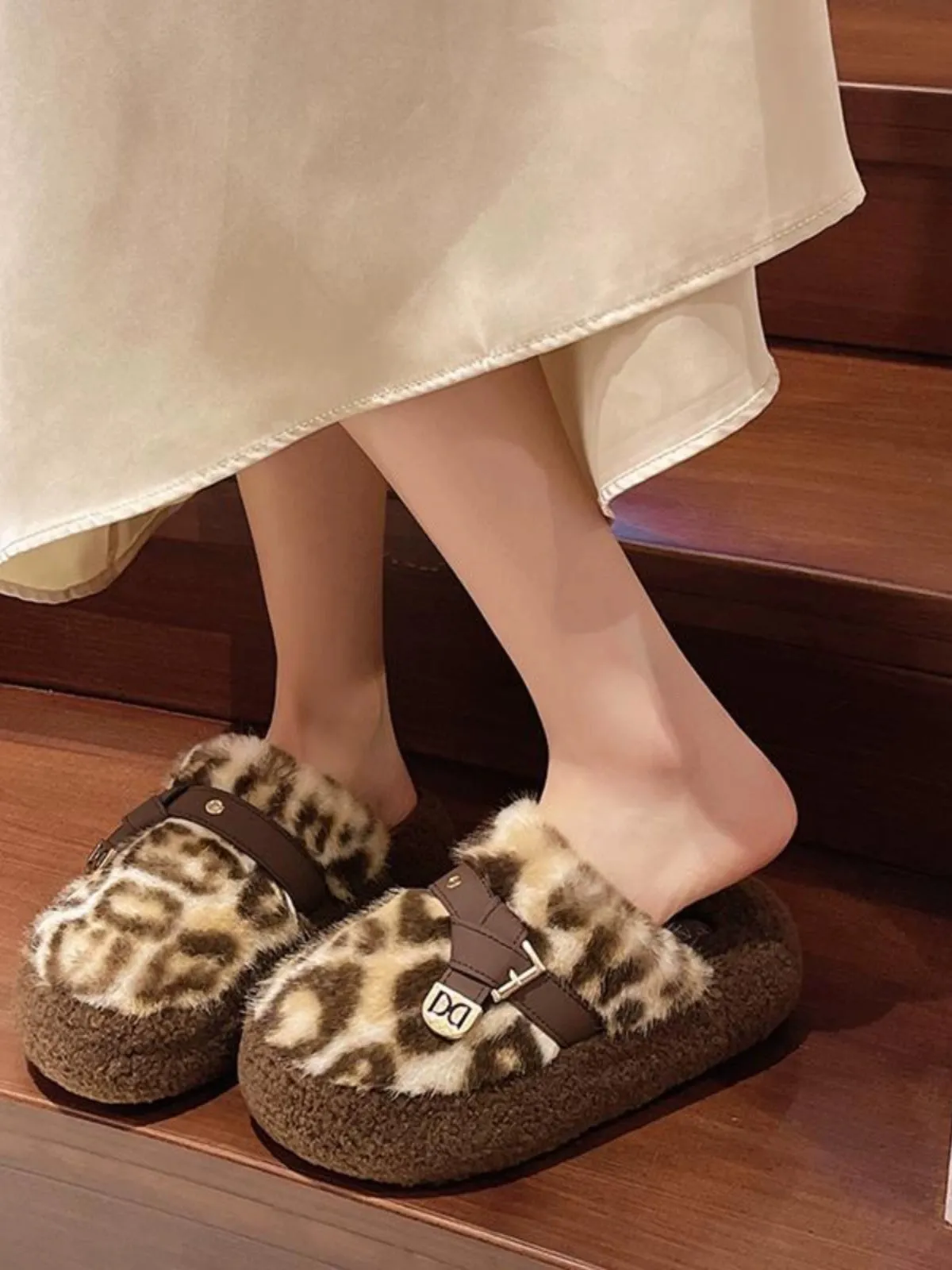 Leopard print fur slippers for women wear 2024 new popular Internet celebrities with a sense of luxury thick-soled plush toe cotton slippers in autumn and winter