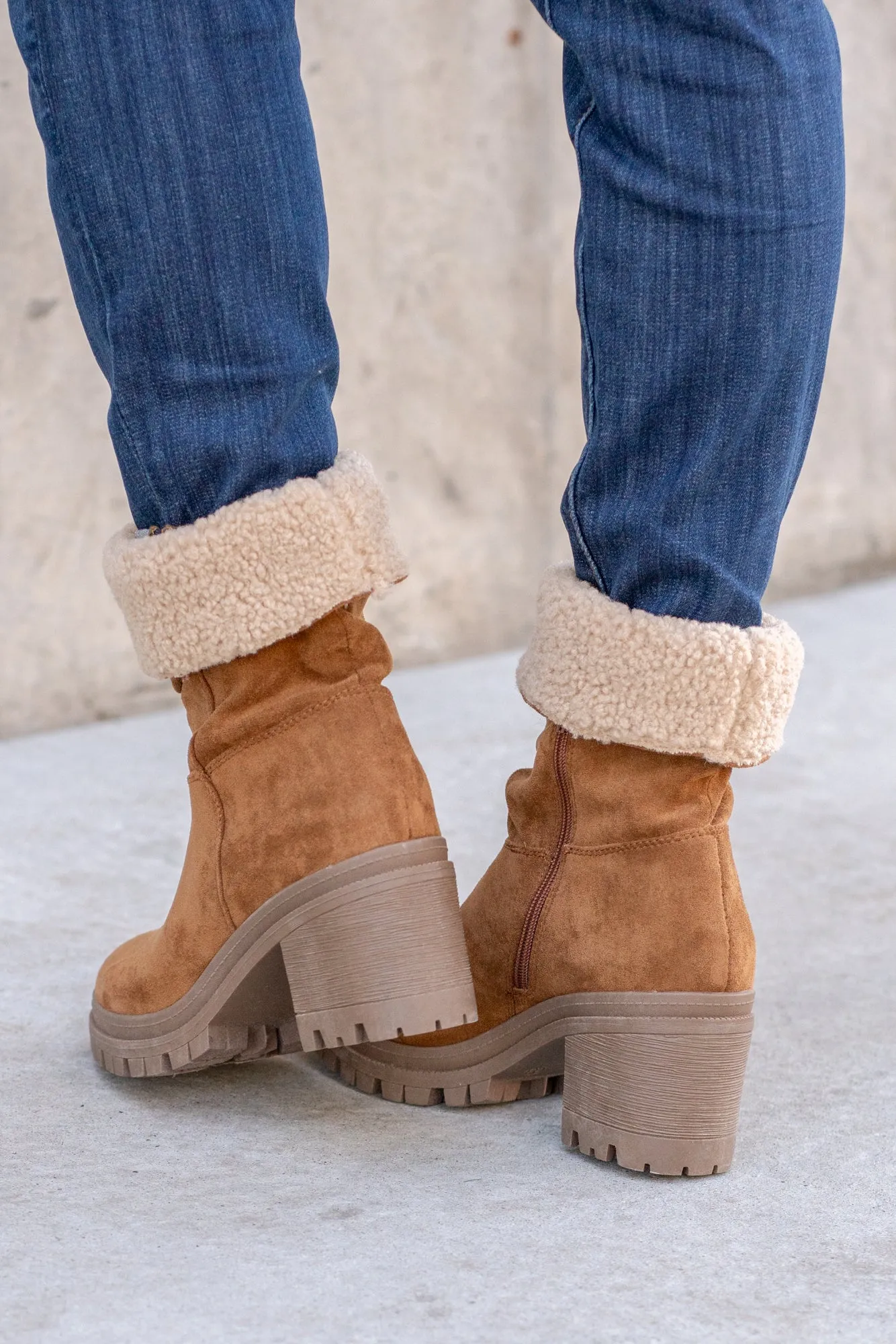 Snuggy Boots - Tan