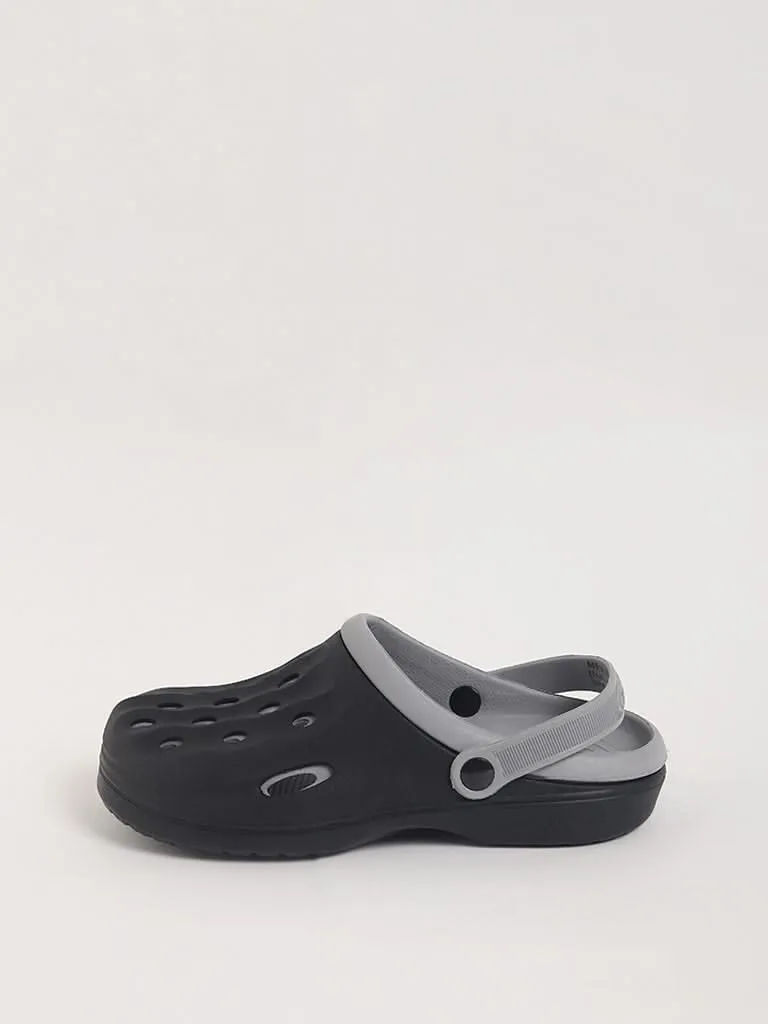 SOLEPLAY Black Clogs